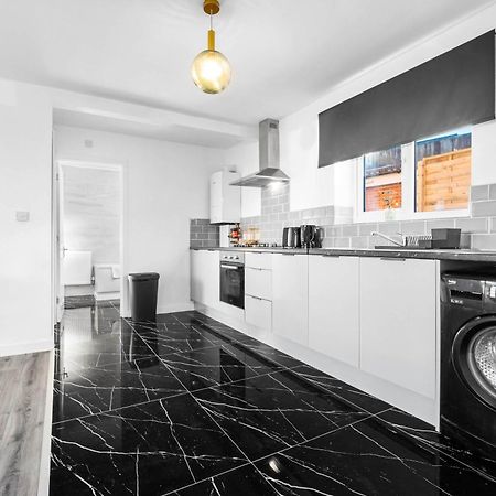 Modern Apartment - Cradley Heath - Top Rated - Netflix - Wifi - 1Mh สเมทิก ภายนอก รูปภาพ