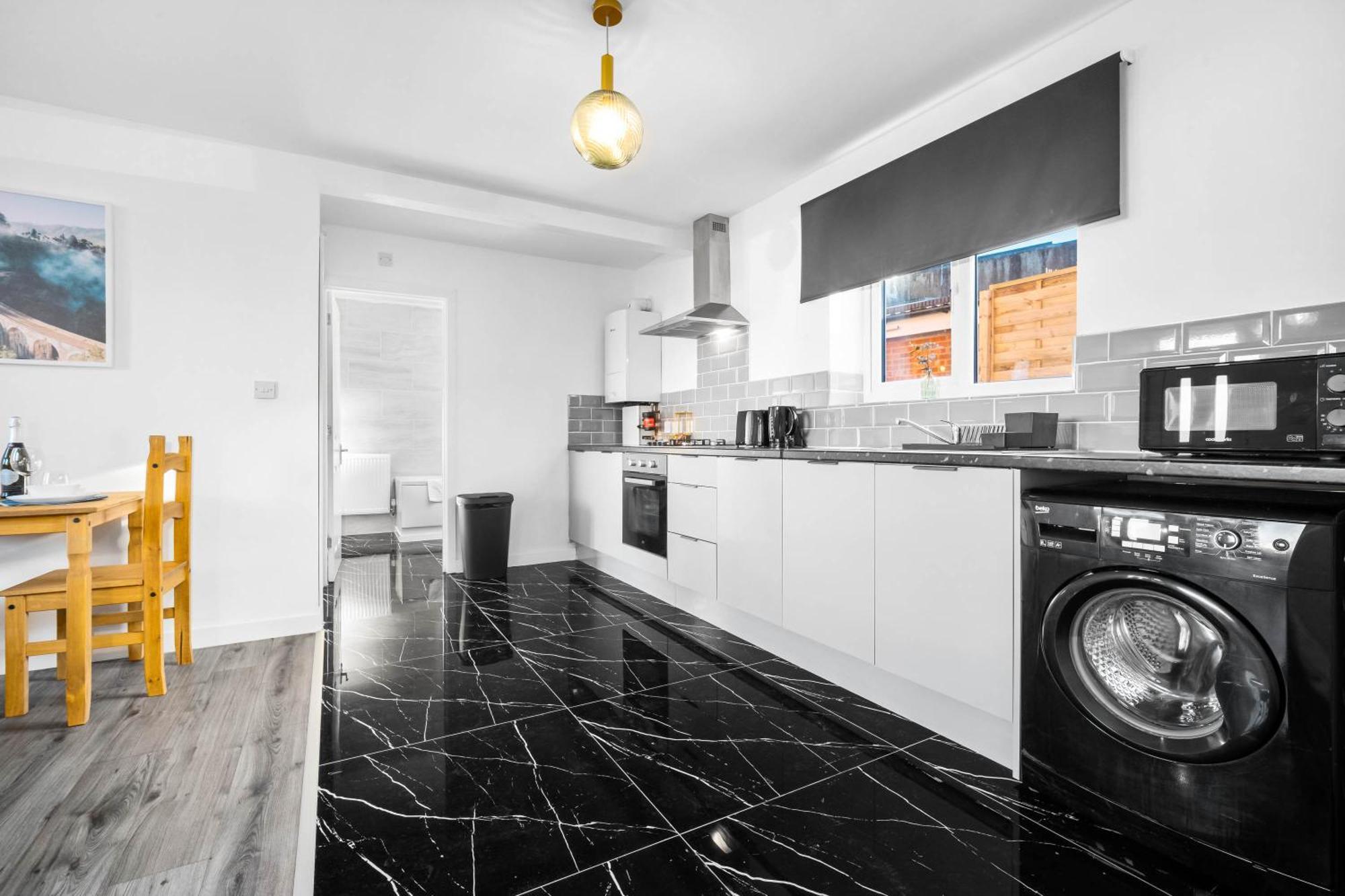 Modern Apartment - Cradley Heath - Top Rated - Netflix - Wifi - 1Mh สเมทิก ภายนอก รูปภาพ