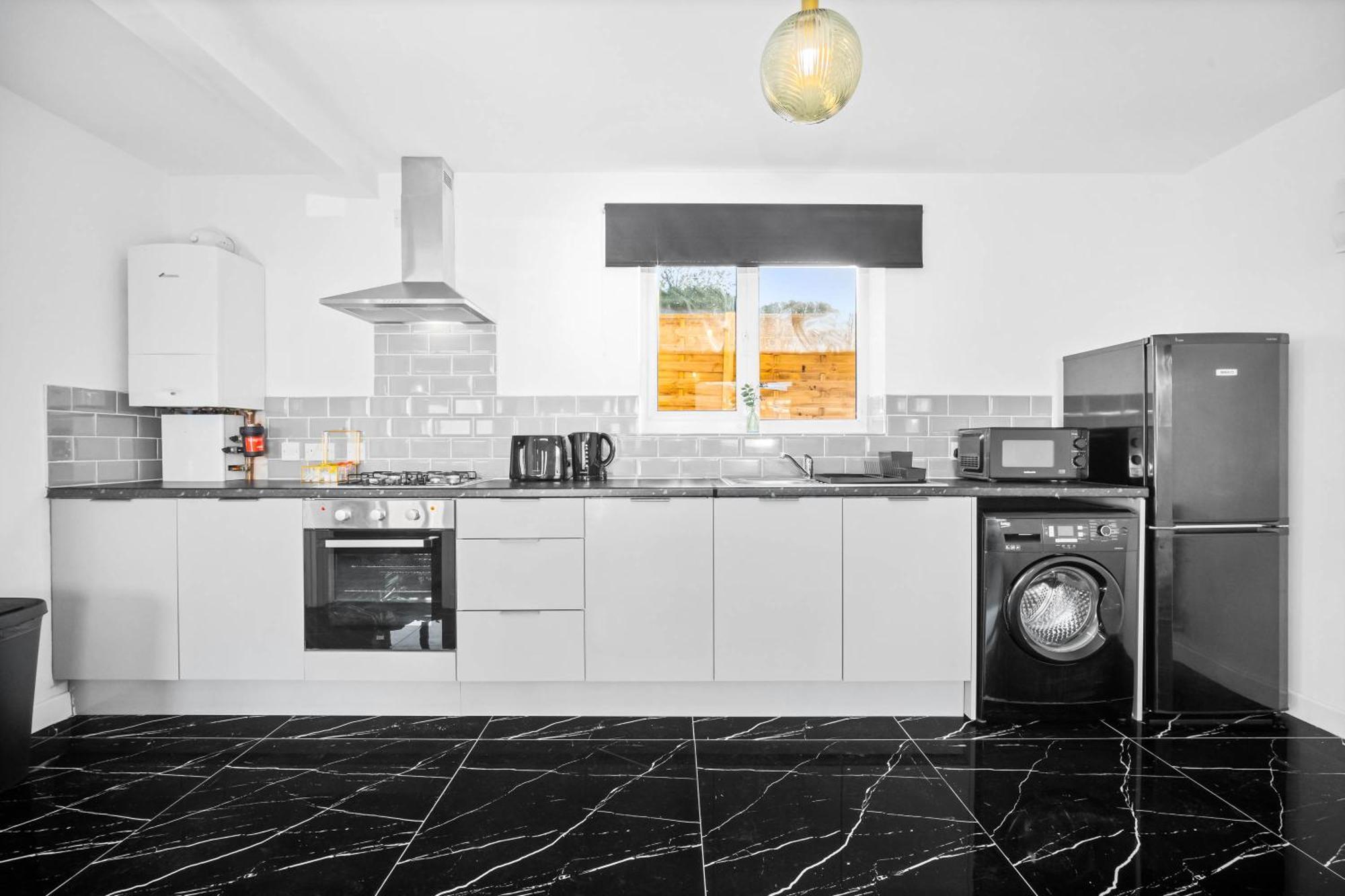 Modern Apartment - Cradley Heath - Top Rated - Netflix - Wifi - 1Mh สเมทิก ภายนอก รูปภาพ
